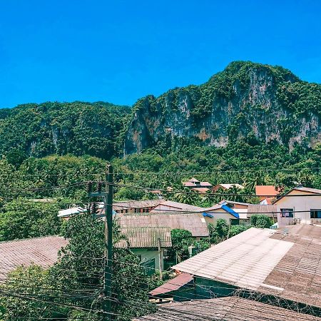 Zzeehouse Hotel Ao Nang Exterior photo