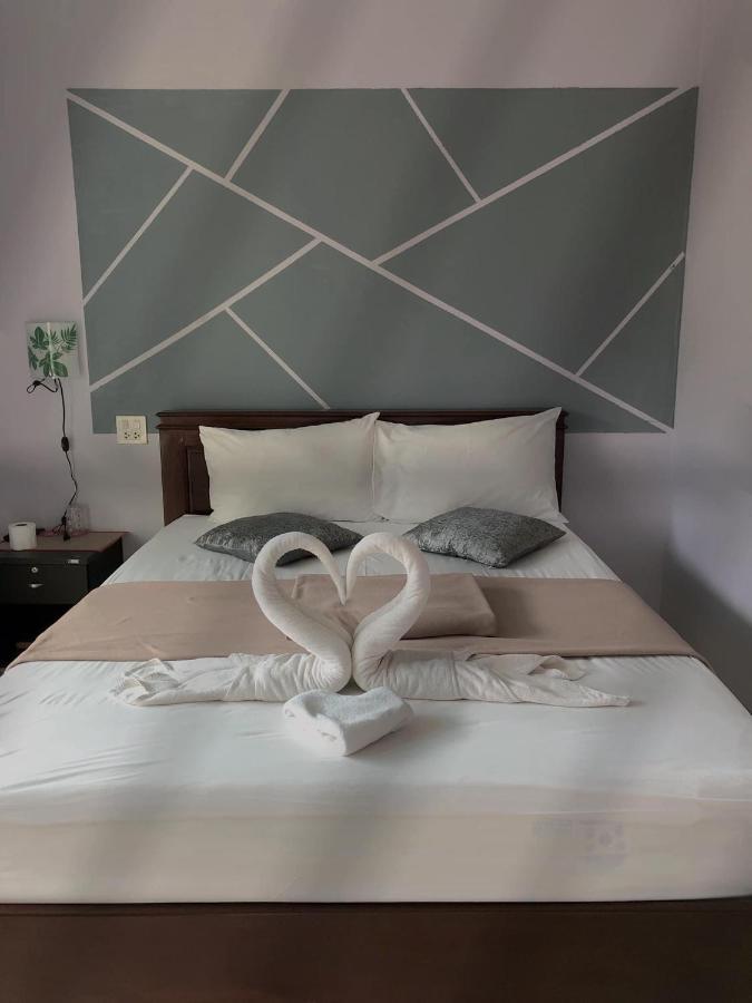 Zzeehouse Hotel Ao Nang Exterior photo