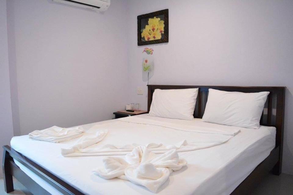 Zzeehouse Hotel Ao Nang Exterior photo