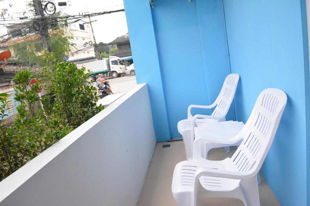 Zzeehouse Hotel Ao Nang Exterior photo
