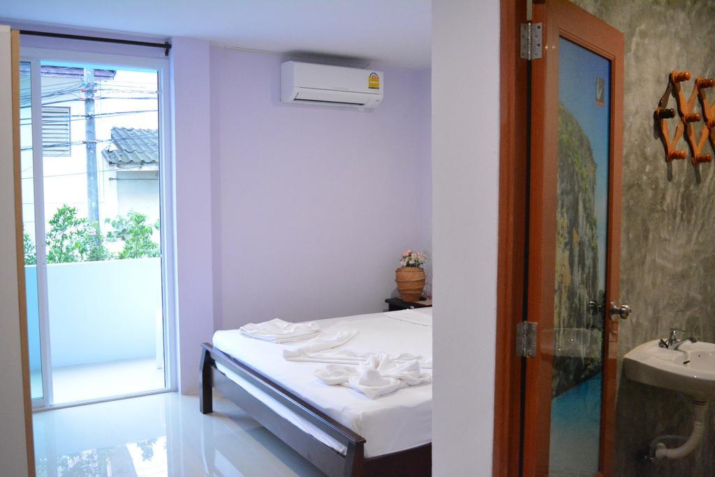 Zzeehouse Hotel Ao Nang Exterior photo