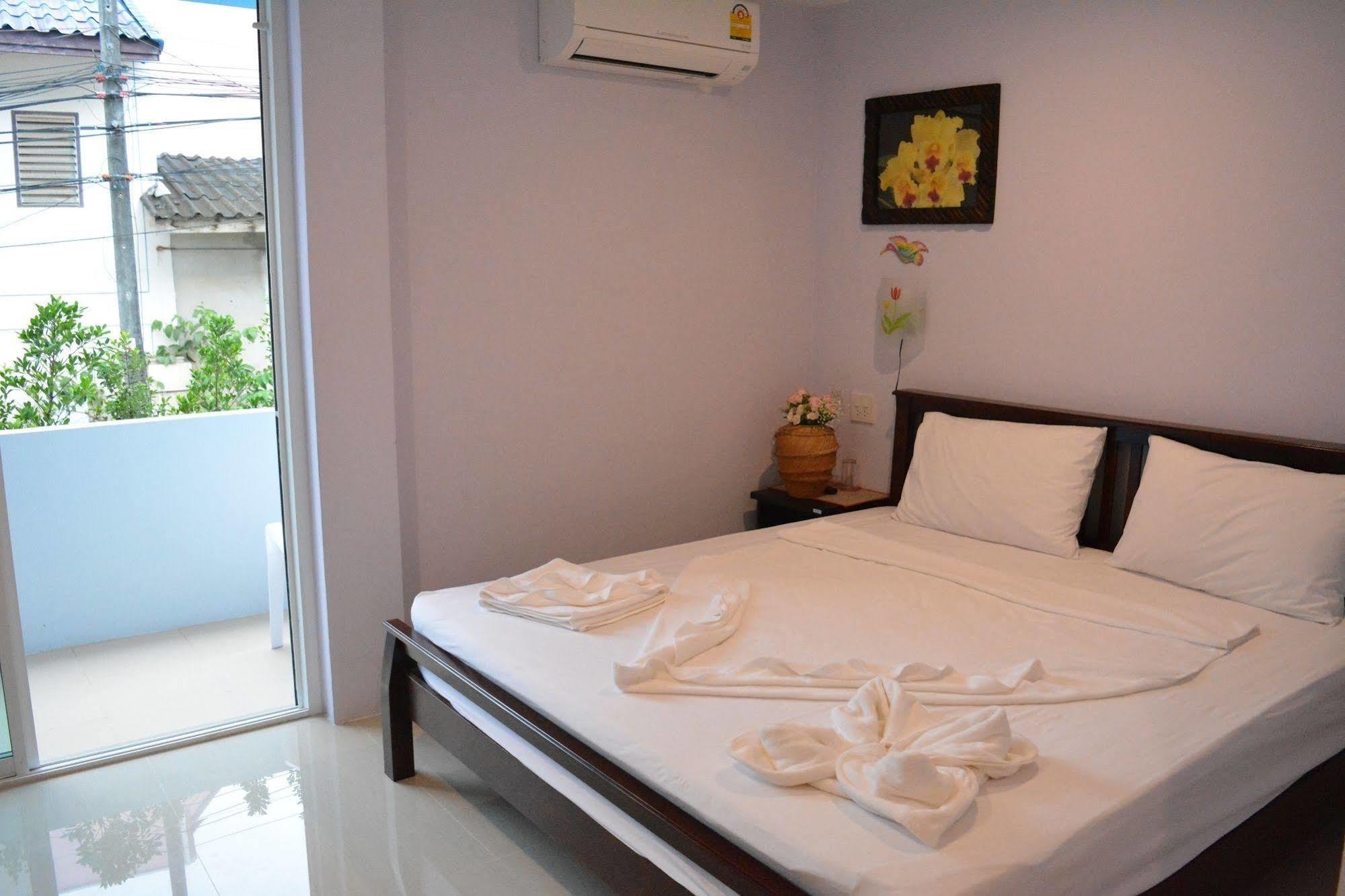 Zzeehouse Hotel Ao Nang Exterior photo