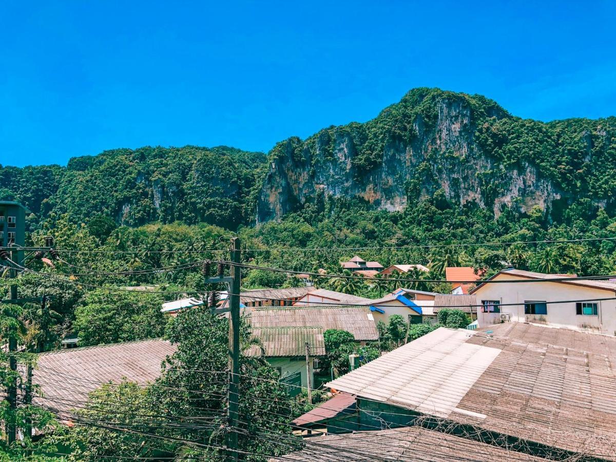 Zzeehouse Hotel Ao Nang Exterior photo